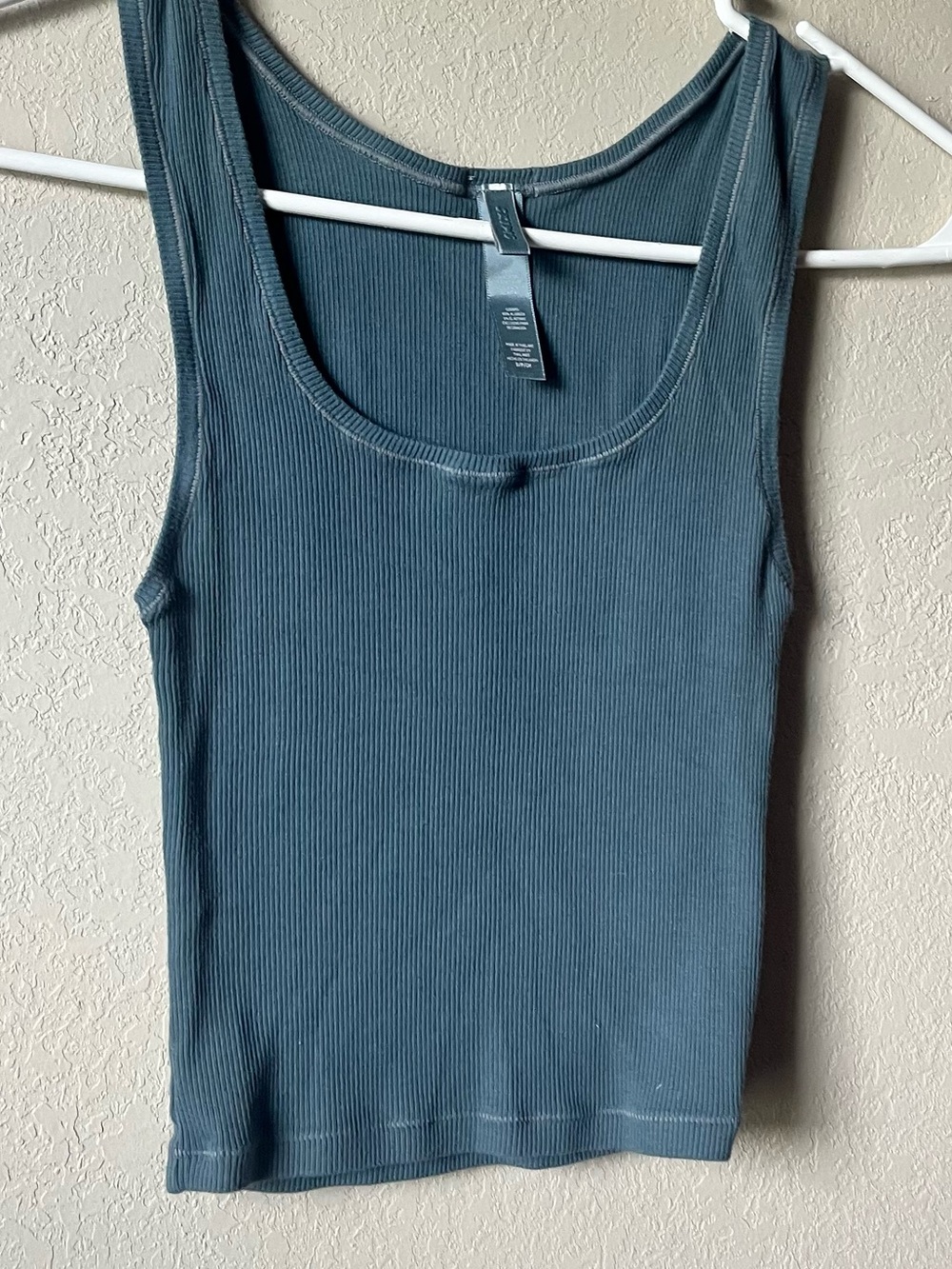 SKIMS Ribbed Scoop Tank - Slate Blue/Gray - Picture 4 of 4